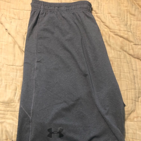 Grey under armor gym shorts - Picture 1 of 2